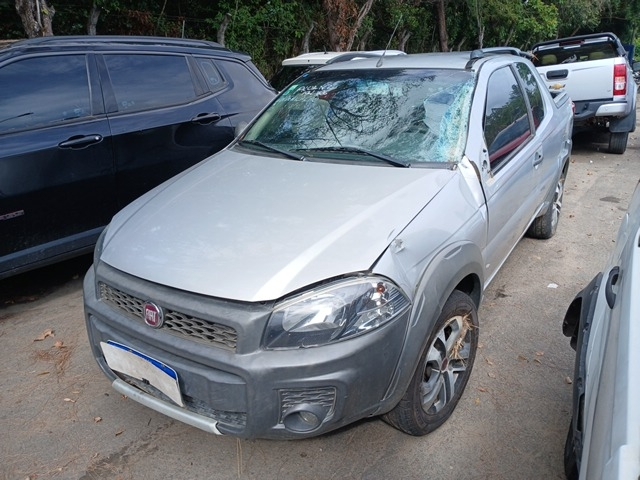 Fiat Strada Working CD 2016 em leilão