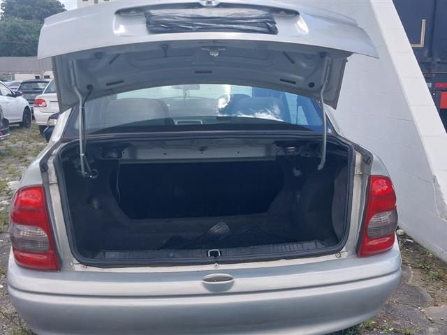 Foto 20 de 25: CORSA MILENIUM - 2001/2002
