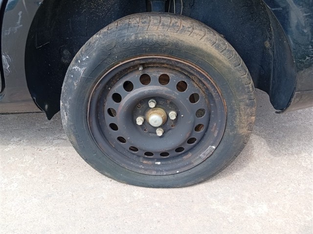 VOLKSWAGEN VOYAGE 1.0 - 2011/2012 — foto 18 de 19