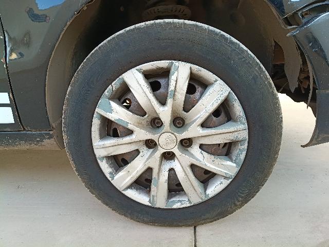 VOLKSWAGEN FOX 1.0 - 2009/2010 — foto 25 de 29