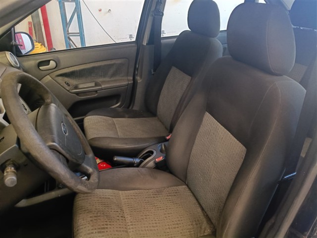 FORD FIESTA SEDAN1.6FLEX - 2012/2013 — foto 17 de 40