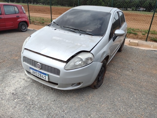 FIAT - PUNTO ESSEN. 1.6 DL - leilão extrajudicial - SAMAMBAIA DF - lance mínimo R$ 8.600