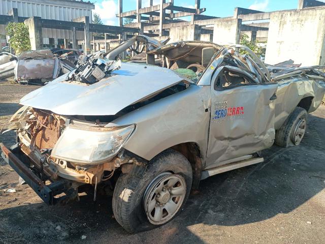 TOYOTA HILUX CS4X4 - 2015/2015