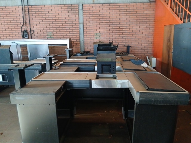 -- - 01 EXPOSITOR FRIGORIFICO COMBINADO HORIZONTAL