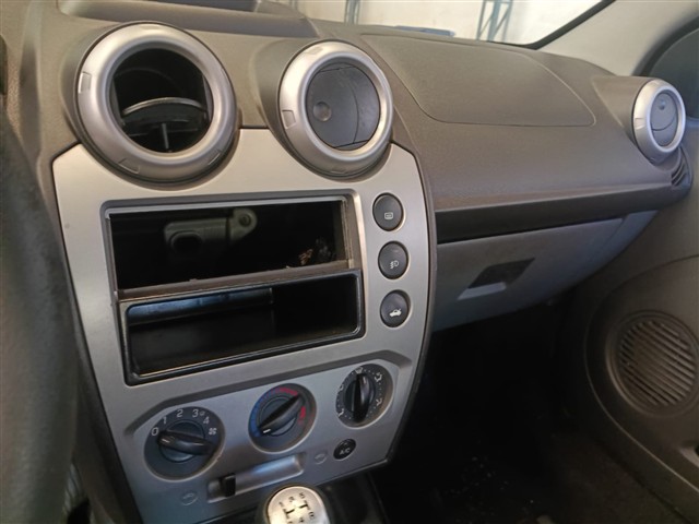 FORD FIESTA SEDAN1.6FLEX - 2012/2013 — foto 12 de 40