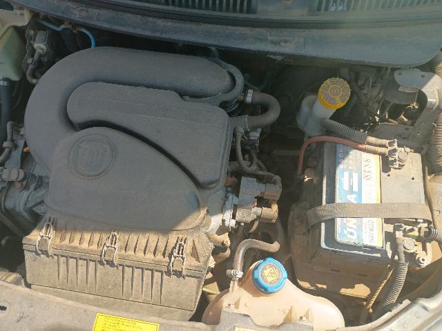 FIAT PALIO ATTRACT 1.0 - 2014/2015 — foto 9 de 22