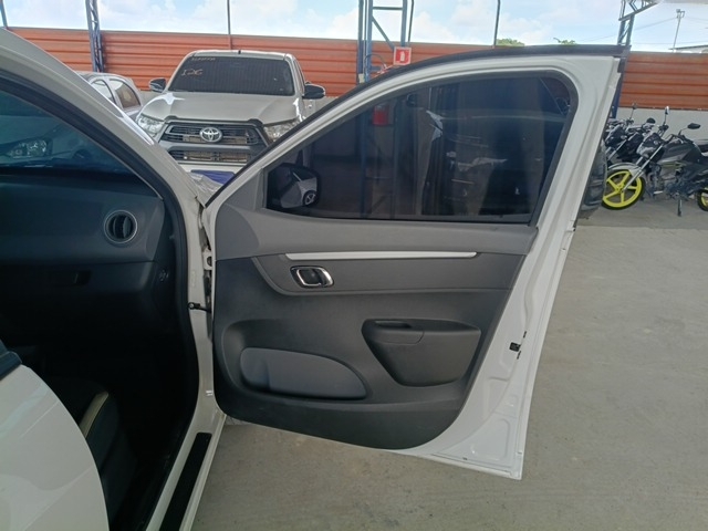 RENAULT E-KWID INTENS - 2023/2024 — foto 14 de 38