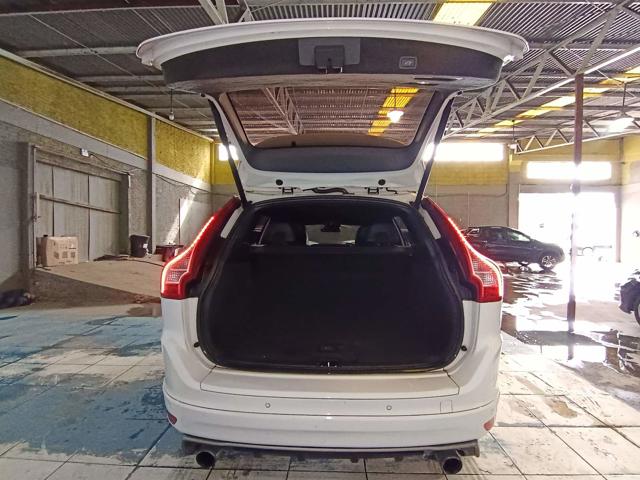 VOLVO XC60 2.0T5 R-DES - 2014/2014 — foto 27 de 28