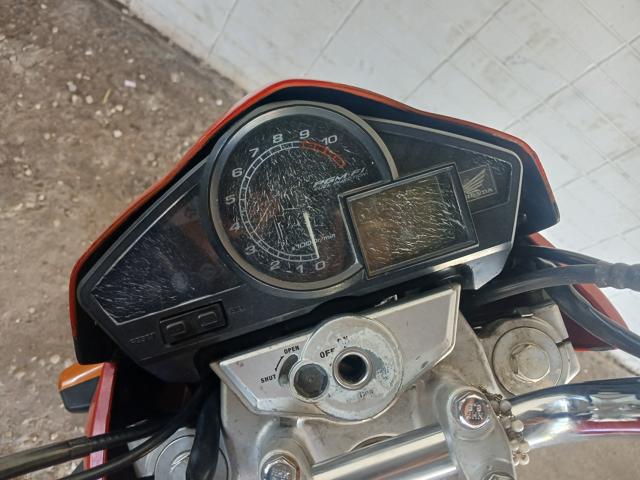 HONDA CB 300R - 2009/2010 — foto 5 de 9
