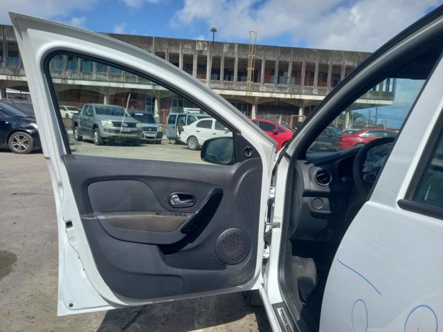 RENAULT SANDERO ZEN10MT - 2020/2021 — foto 12 de 40