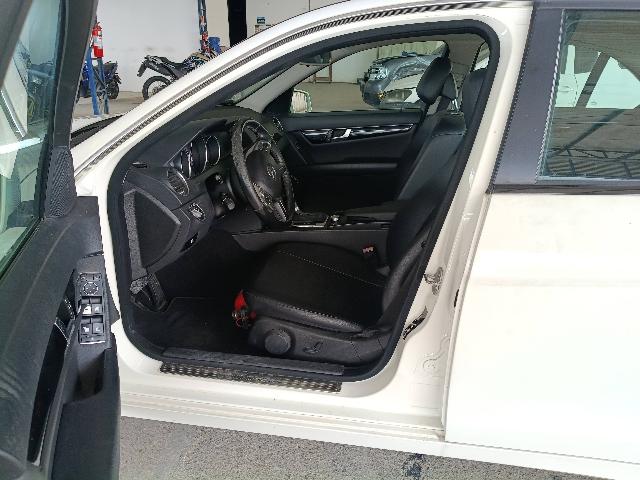 MERCEDES-BENZ C 180 CGI - 2012/2012 — foto 13 de 34