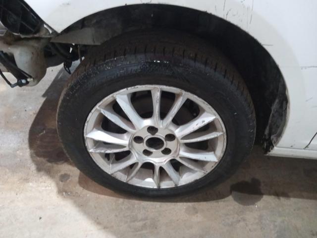 VOLKSWAGEN FOX 1.6 GII - 2012/2013 — foto 25 de 40