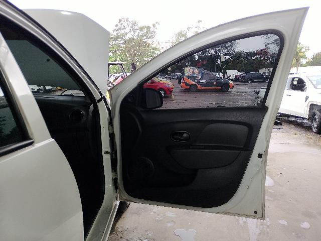 RENAULT LOGAN AUTH 10 - 2019/2020 — foto 24 de 40