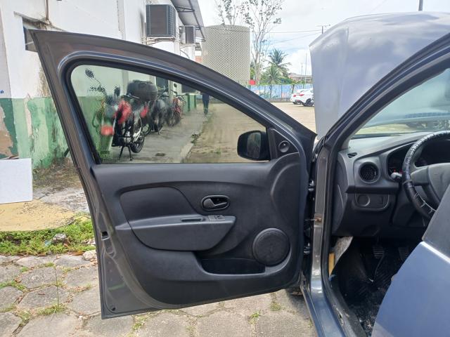 RENAULT SANDERO AUTH 10 - 2017/2018 — foto 13 de 27