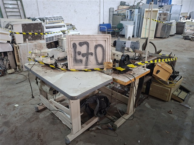 Lote composto por Máquina de Costura industrial Lote composto por Máquina de Costura industrial - Equipament