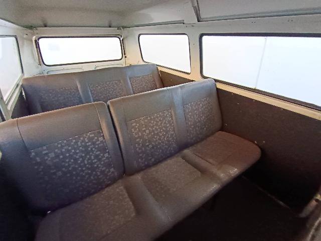 VOLKSWAGEN KOMBI - 2004/2005 — foto 15 de 23