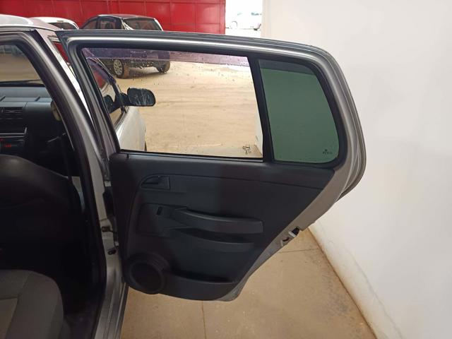 VOLKSWAGEN FOX 1.0 - 2007/2008 — foto 16 de 32