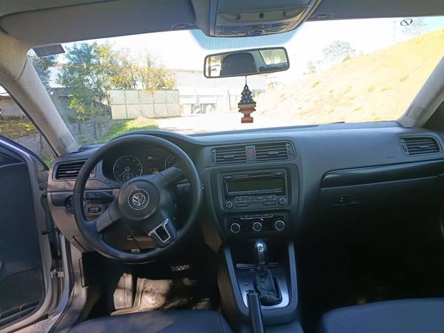 VOLKSWAGEN JETTA 2.0 - 2012/2012 — foto 5 de 28