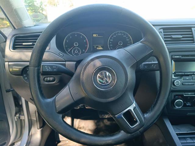 VOLKSWAGEN JETTA 2.0 - 2012/2012 — foto 6 de 28