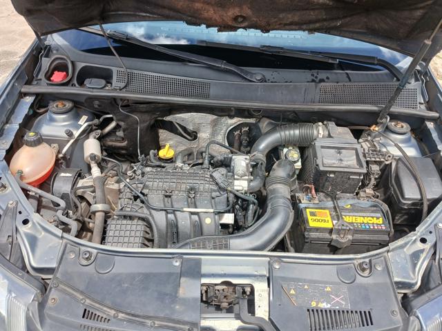 RENAULT SANDERO AUTH 10 - 2017/2018 — foto 10 de 27