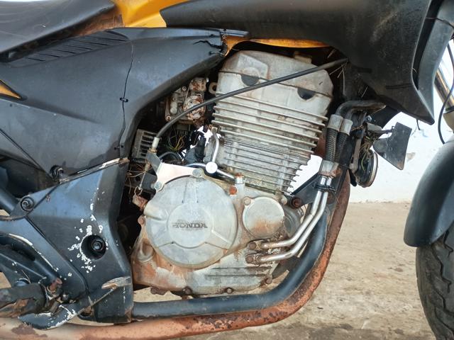 HONDA CB 300R - 2010/2010 — foto 7 de 11