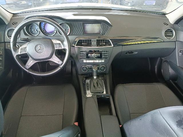 MERCEDES-BENZ C 180 CGI - 2012/2012 — foto 5 de 34