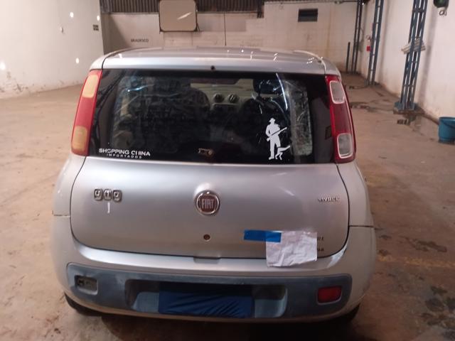 FIAT UNO VIVACE 1.0 - 2013/2014 — foto 29 de 36