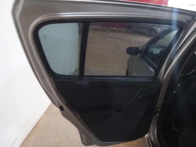 RENAULT SANDERO AUT1016V - 2009/2009 — foto 17 de 37