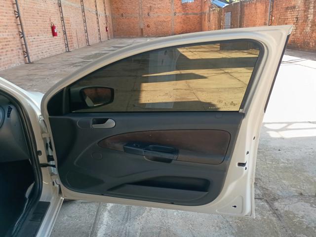 Foto 13 de 28: VOYAGE HL MB - 2014/2015