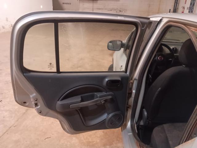 FIAT UNO VIVACE 1.0 - 2013/2014 — foto 14 de 36