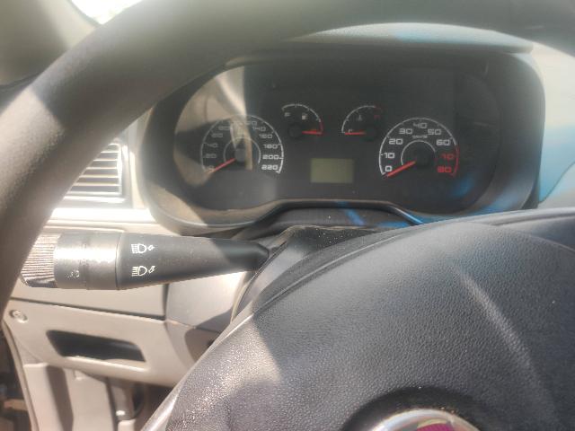 FIAT PUNTO ATTRACTIVE - 2011/2012 — foto 12 de 24