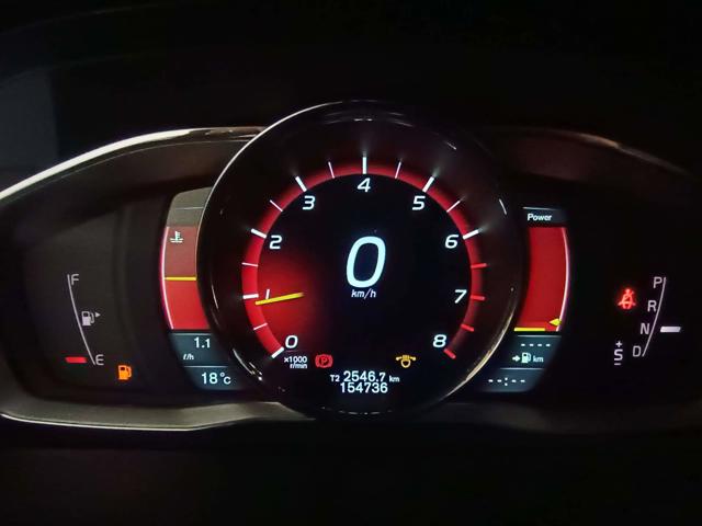 VOLVO XC60 2.0T5 R-DES - 2014/2014 — foto 7 de 28