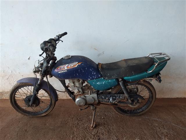 Honda CG 125 Titan 1999 em leilão