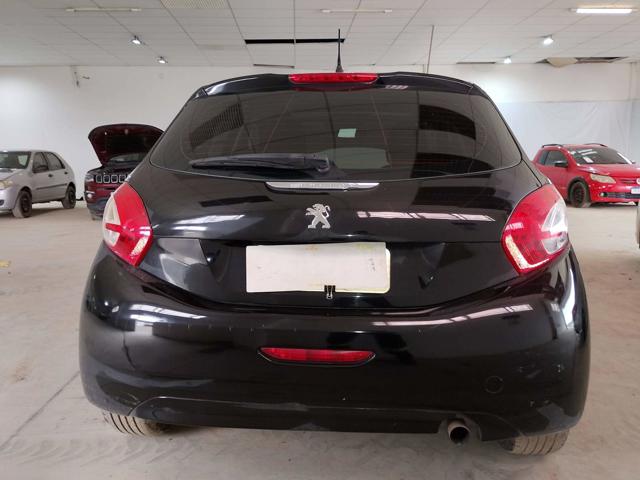 PEUGEOT 208 ALLURE - 2013/2014 — foto 24 de 32