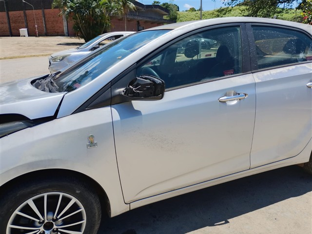 HYUNDAI HB20 1.6A COMF - 2014/2015 — foto 32 de 40
