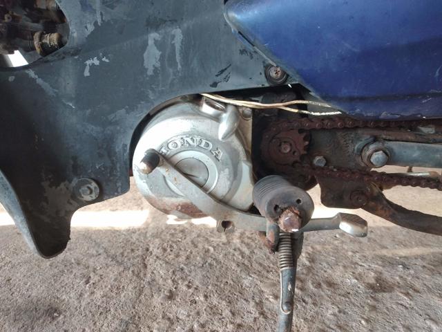 HONDA C100 BIZ ES - 2004/2005 — foto 7 de 11