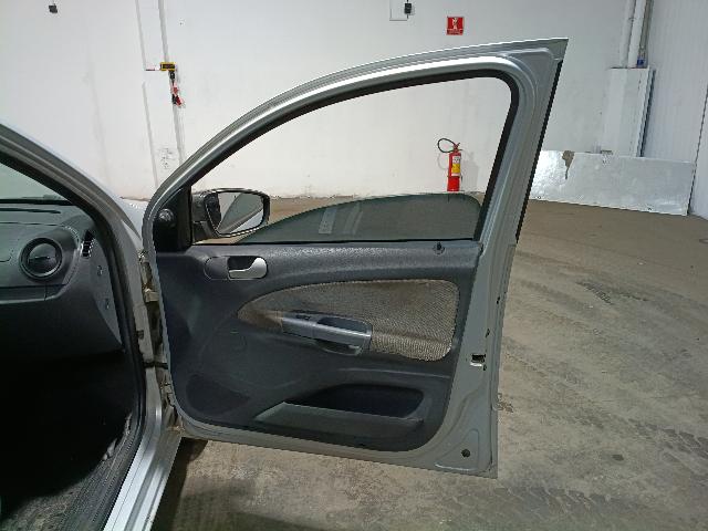 VOLKSWAGEN NOVO GOL 1.0 CITY - 2013/2014 — foto 25 de 40