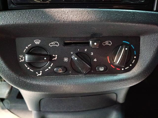 CITROEN C3 GLX 14 FLEX - 2006/2006 — foto 35 de 40