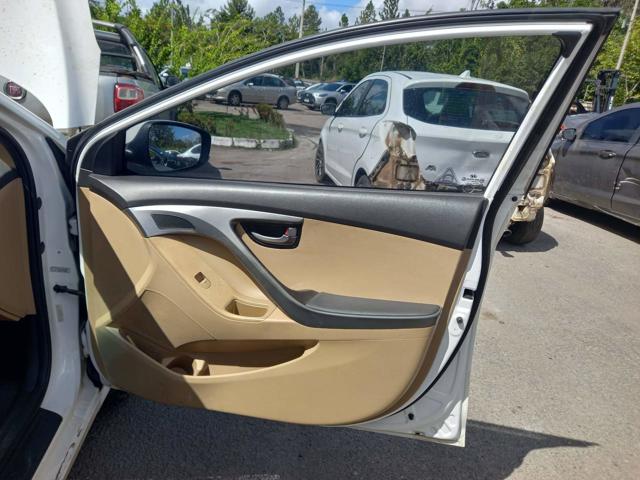 HYUNDAI ELANTRA GLS - 2011/2012 — foto 23 de 31