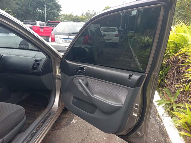 HONDA CIVIC LX - 2003/2003 — foto 18 de 30