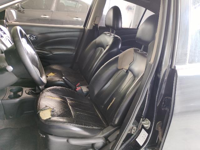 Foto 17 de 44: VERSA 16 UNIQUE - 2015/2016