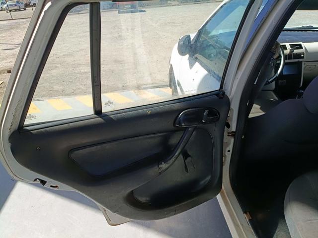 VOLKSWAGEN GOL 1.0 PLUS - 2001/2001 — foto 19 de 27