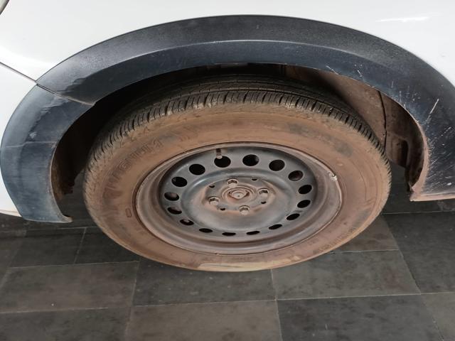 VOLKSWAGEN SAVEIRO 1.6 CS - 2012/2013 — foto 24 de 27