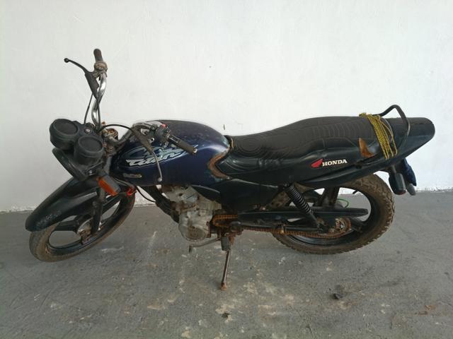 Honda CG 125 Titan KS 2000 em leilão
