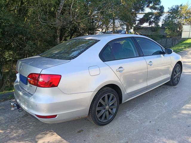 VOLKSWAGEN JETTA 2.0 - 2012/2012 — foto 3 de 28