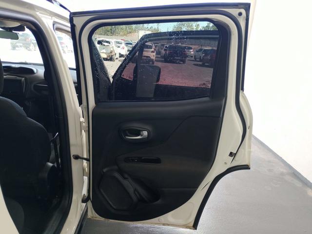 JEEP RENEGADE 1.8 AUTOM. - 2021/2021 — foto 17 de 40