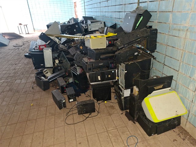 Lote 46 Lote Composto POR Computadores, Impressoras, Nobre