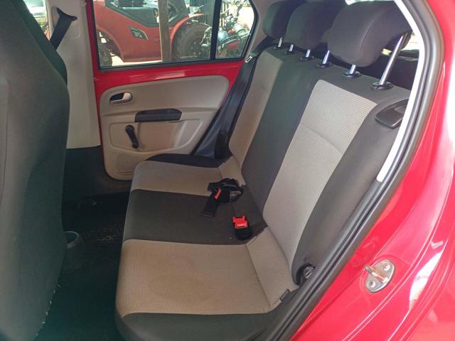VOLKSWAGEN UP HIGH MA - 2013/2014 — foto 13 de 34