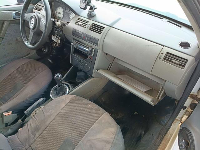 VOLKSWAGEN GOL 16V PLUS - 2001/2001 — foto 13 de 27