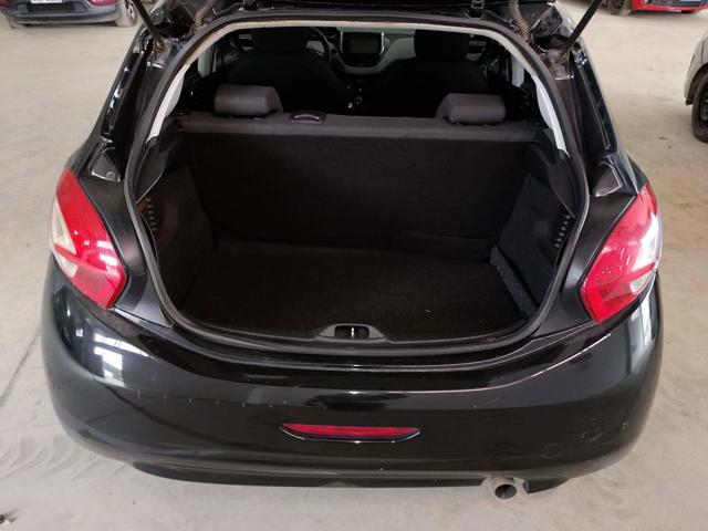 PEUGEOT 208 ALLURE - 2013/2014 — foto 23 de 32
